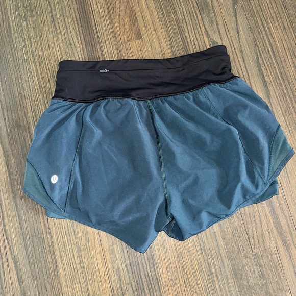 Lululemon Hotty Hot High-Rise Lined Shorts Active Shorts Yoga - Picture 2 of 4